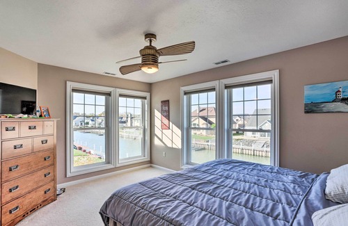 Marblehead House | Lakefront Ohio Home w/ Dock & Furnished Patio