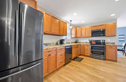 Pocono Summit House | Lakefront Oasis, Dog-Friendly with Boat and Sauna included