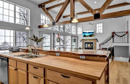 Niagara County House | Lakefront Oasis near Lewiston & Niagara Falls