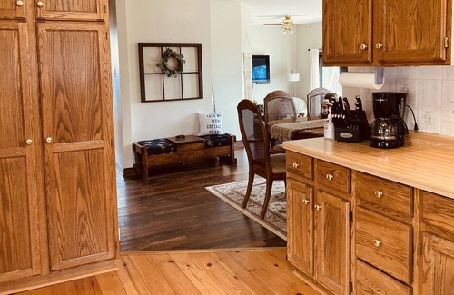 Trent Lakes Cottage | LAKEFRONT OASIS, the perfect cottage getaway+NEW Bunkie w/Loft!nSleeps up to 12