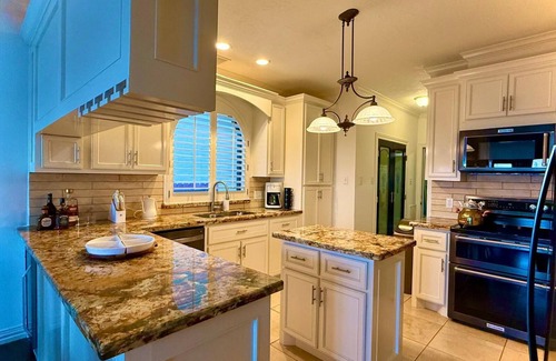 Atascocita House | Lakefront Oasis
