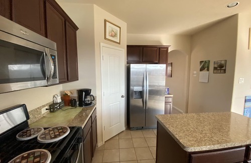 Missouri City House | LAKEfront Oasis w/Pier, Pool Table