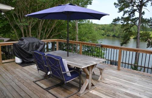 Rockwell House | Lakefront Oasis with Private Dock in Hot Springs!