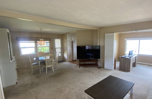 Leesburg House | Lakefront on Lake Griffin chain of lakes 4 miles to the Villages