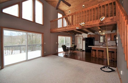 Greentown House | Lakefront on Wallenpaupak with private dock. Great for family gatherings