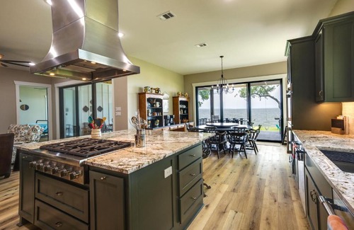 Onalaska House | Lakefront Onalaska Home with Screened-In Porch!