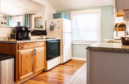 Brooklyn House | *Lakefront* Open Concept Gem