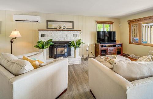Oroville House | Lakefront Oroville Paradise Private Beach and Dock!