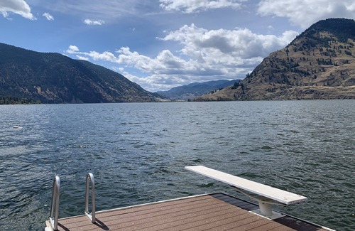 Okanogan County House | Lakefront Palmer Lake Cabin W/large deck, private dock, and an amazing view!