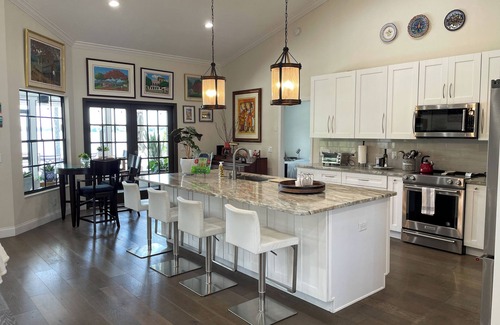 Fairview Shores House | Lakefront Paradise Near Attractions