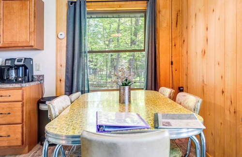 Ainsworth Cottage | Lakefront Pearson Cottage w/Swim Dock + Kayaks!