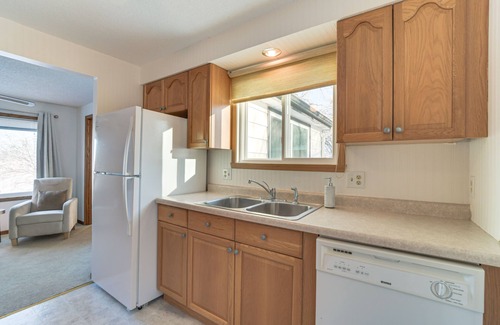 Pelican Rapids Cabin | Lakefront Pelican Rapids Cabin w/Boat Dock!