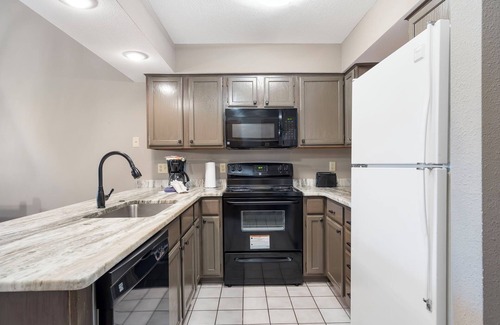 Indian Point Condo | Lakefront Penthouse level, sleeps 6. Ticket DEALS and Resort Amenities!