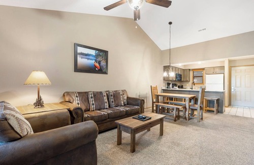 Indian Point Condo | Lakefront Penthouse level, sleeps 6. Ticket DEALS and Resort Amenities!