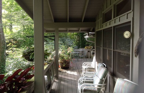 Lake Toxaway House | Lakefront,perfect for nature lovers and gardeners ,outdoor enthusiast & downtime