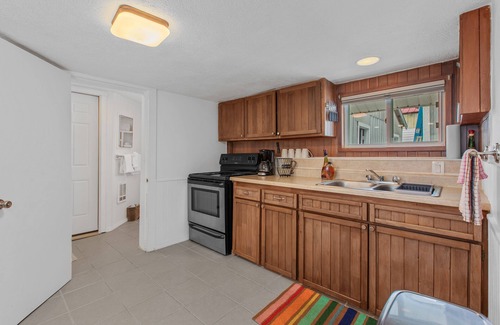 Bayview Boat Rental | Lakefront Perfect Holiday/Boat Garage