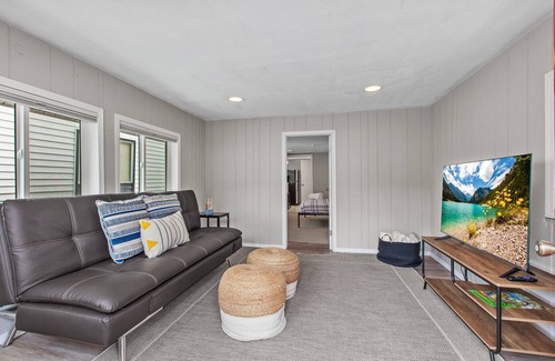 Bayview Boat Rental | Lakefront Perfect Holiday/Boat Garage