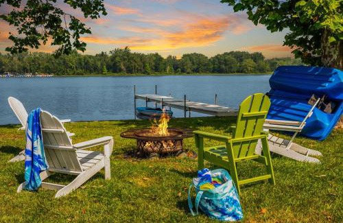 Pierceton House | Lakefront Pierkayakspaddleboatfishing
