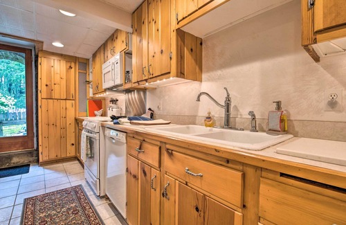 Bear Creek Village Apartment | Lakefront Poconos Retreat w/Hot Tub, Near Hiking!