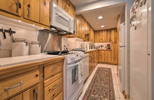 Bear Creek Village Apartment | Lakefront Poconos Retreat w/Hot Tub, Near Hiking!