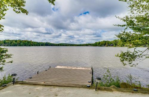 Pocono Lake House | Lakefront Poconos Family Home with Pool Access