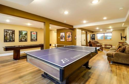 Pocono Lake House | Lakefront Poconos Family Home with Pool Access