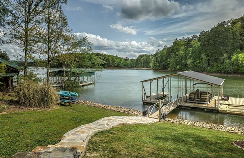 Blairsville House | Lakefront, Pontoon Boat, Hot Tub, Tranquil Cove, sleeps 14!