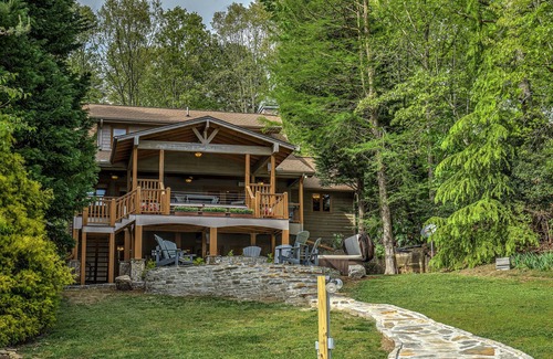 Blairsville House | Lakefront, Pontoon Boat, Hot Tub, Tranquil Cove, sleeps 14!