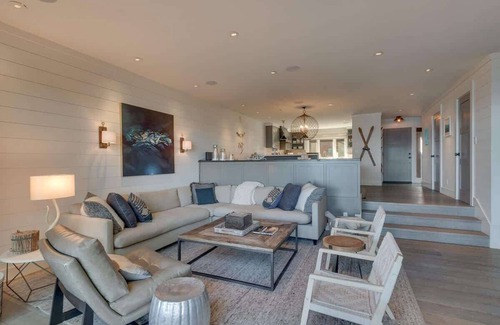 Tahoe Tavern House | Lakefront|Pool|Pier|Bouys|Pickleball|Walk to town
