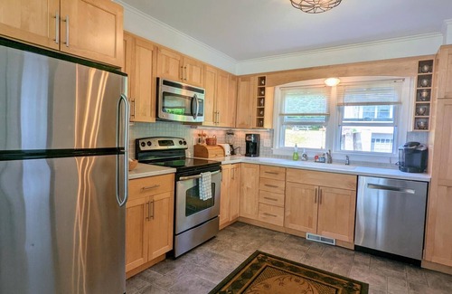 Franklin House | Lakefront Prescription on Webster Lake!