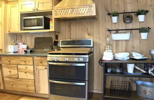 Ozark House | Lakefront, Private Beach, Hot tub, Kayaks, Paddle boards