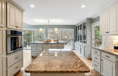 Dawsonville House | Lakefront, Private Dock, Heated Pool, Hot Tub, Kayaks, GameRoom, Dahlonega 25min