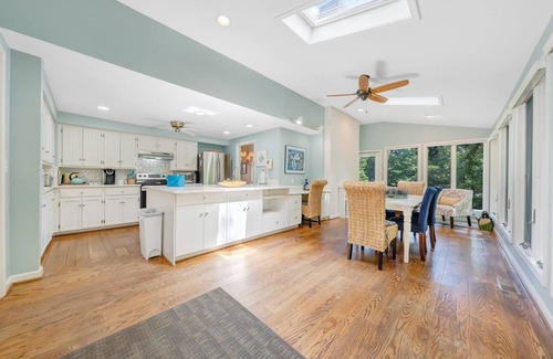 Huddleston House | Lakefront, Private Dock, Game room