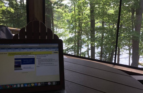 Newcastle House | Lakefront & Private Dock - Booking for Summer 2025! Large Living Room & Kitchen