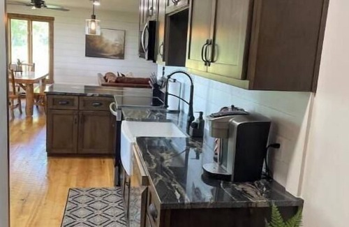 Wauksaukee House | Lakefront+Private+Dog Friendly