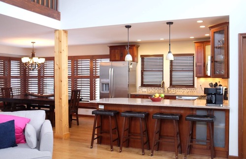 New Munster House | Lakefront Private Family Beach Retreat!