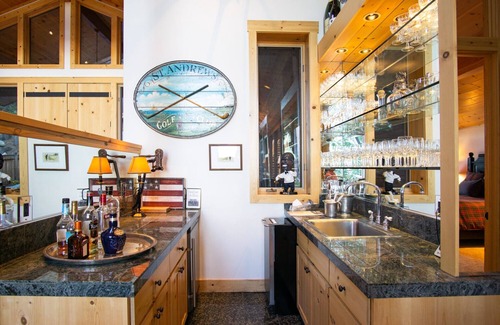 Tahoma House | LAKEFRONT, PRIVATE PIER and BOUY