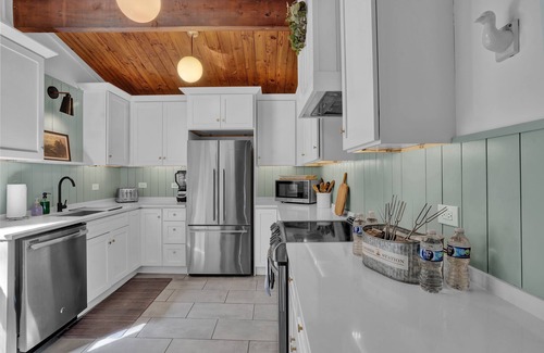 Pocono Mountain Lake House | Lakefront, Private Pool, Hot Tub, Games, Canoes Ping Pong, Foosball