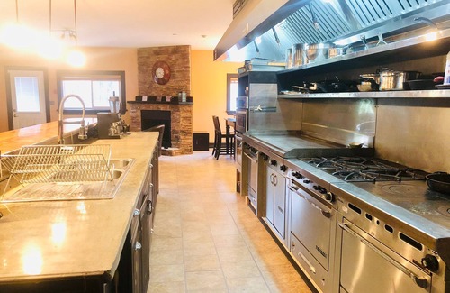 Port Stanton House | Lakefront property - Lake Sparrow Guest House