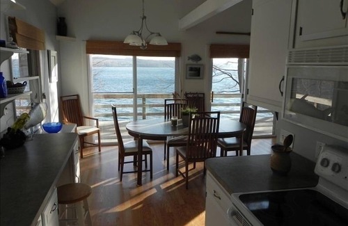 Skaneateles Cottage | Lakefront property close to town. Spectacular views and location.