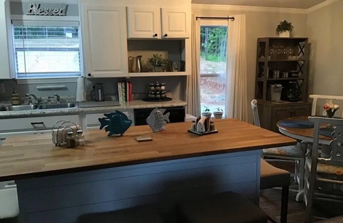 Milledgeville House | Lakefront Property nFish, Cook and EAT!nSwim, Float, Relax