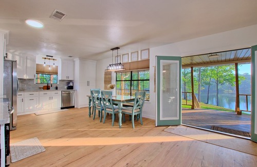 South Toledo Bend House | Lakefront property on popular Skiers Cove in Toledo Village, South Toledo Bend.