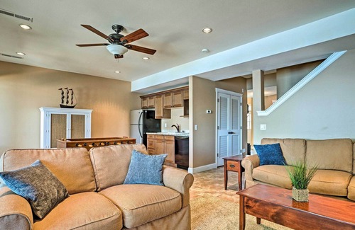 Oroville House | Lakefront Resort Townhome with Gas Grill & Kayaks!