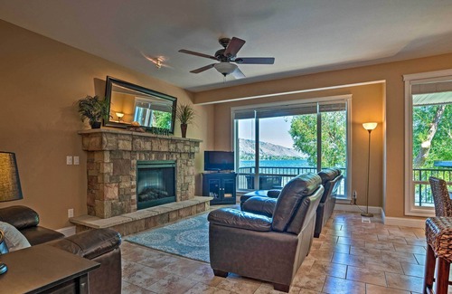 Oroville House | Lakefront Resort Townhome with Gas Grill & Kayaks!