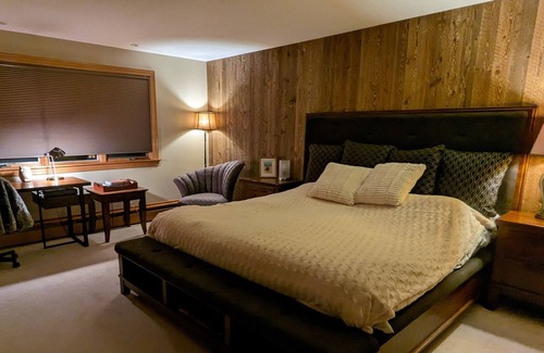 Woodstock House | Lakefront Retreat with Private Beach, Gourmet Kitchen, Game Room & Movie Space