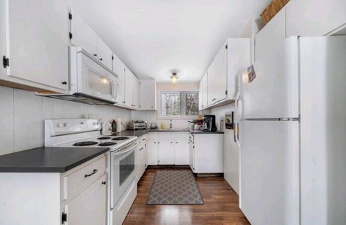 Centre Hastings Cottage | Lakefront Retreat - 2 Bedroom Cottage with Bunkie & Canoe