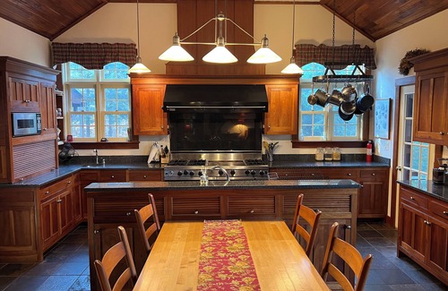 Forest Dale House | Lakefront Retreat 20 minutes from Middlebury