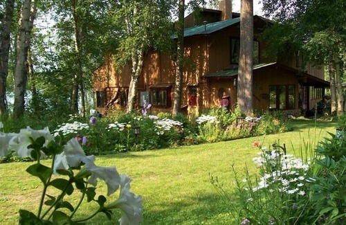 West Glacier House | LAKEFRONT RETREAT BY GLACIER PARK