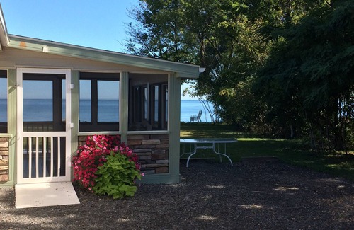 Fancher Cottage | Lakefront Retreat- on Lake Ontario