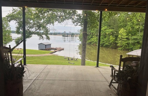 Gadsden House | Lakefront Retreat! Unique,Rustic Elegance. Sleeps 15 Dog Friendly/FISHING dream!